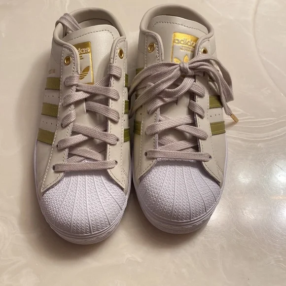 Women’s Adidas Clog Sneakers - Picture 3 of 6